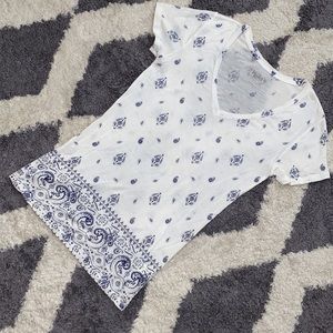 Mudd paisley everyday tee size small